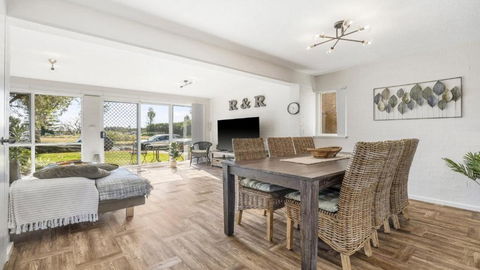 R & R Port Macquarie - Accommodation QLD 0