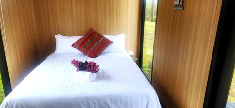 Rainbow Retreat By Tiny Away - Accommodation QLD 2