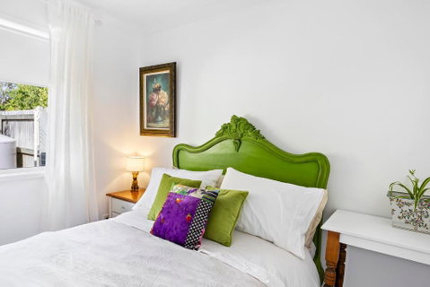 Raven Studio Griffin - Accommodation QLD 1