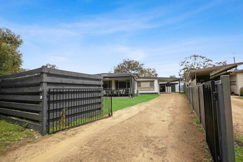 Raymond Island Retreat - Accommodation QLD 2