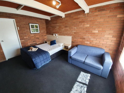 Red Chief Motel - Accommodation QLD 2