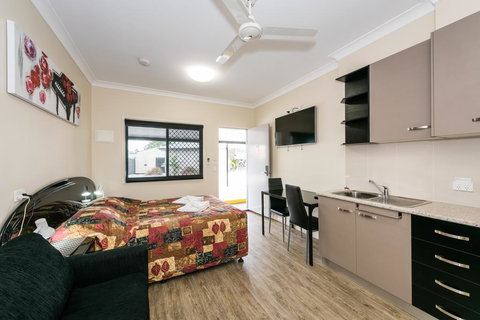 Athena Studio Units - Accommodation QLD 2