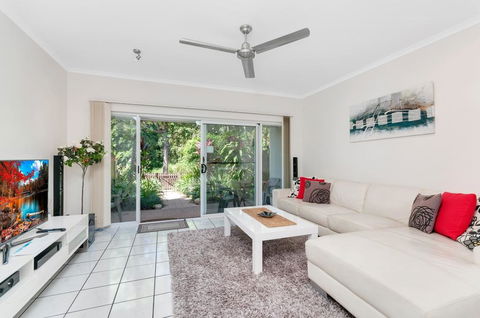 Attenborough Apartments - Accommodation QLD 2