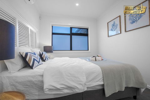 AU.JOY 3 Bed Townhouse Burwood 3 - Accommodation QLD 3