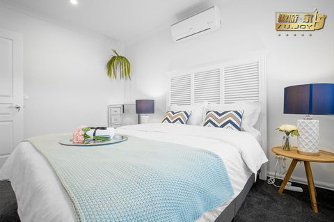 AU.JOY 3 Bed Townhouse Burwood 3 - Accommodation QLD 2