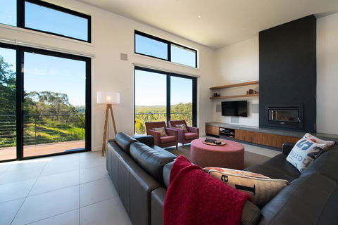 Aura House - Accommodation QLD 3