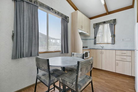 Australian Community Villages - Accommodation QLD 2