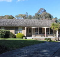 Australian Home Away  Doncaster Grange Park - Accommodation QLD