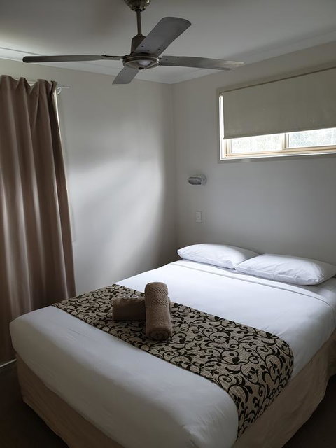 Australian Motor Homes Tourist Park - Accommodation QLD 3