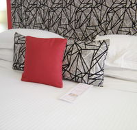 Avaleen Lodge Motor Inn - Accommodation QLD