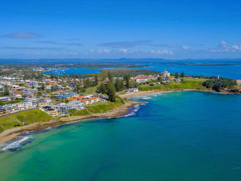 Avalon 4 - Right Across The Road From Convent Beach - Uninterrupted Views - Accommodation QLD 3