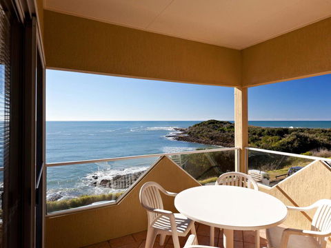 Avalon 4 - Right Across The Road From Convent Beach - Uninterrupted Views - Accommodation QLD 2