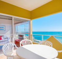 Avalon 4 - right across the road from convent beach - uninterrupted views - Accommodation QLD