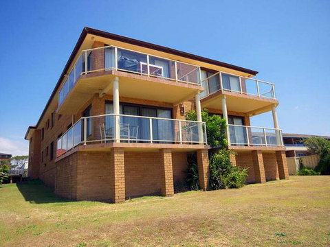 Avilla Court 2 - Accommodation QLD 2