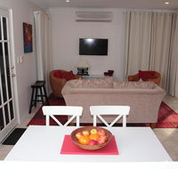 Azalea Villa - Close to the City of Perth - Accommodation QLD