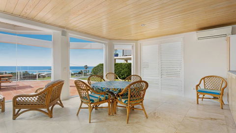 Azur 1 - South One Mile Beach - Accommodation QLD 3