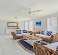 Azure Waters - perfectly positioned with ocean views - Accommodation QLD