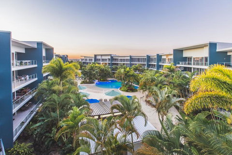 Azzura Greens Resort - Accommodation QLD 3