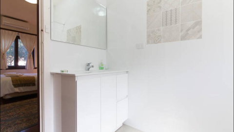 B4 Apartment Close To City, UWA, Nedlands & Swan River - Accommodation QLD 3