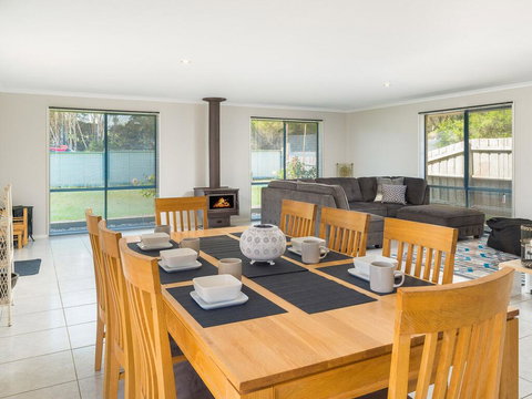 Back Beach Retreat - Accommodation QLD 1