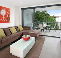 Back of the Block Bulimba - Executive 3BR Bulimba apartment with leafy outlook - Accommodation QLD