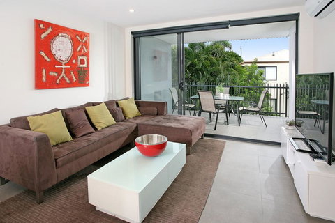 Back Of The Block Bulimba - Executive 3BR Bulimba Apartment With Leafy Outlook - Accommodation QLD 0