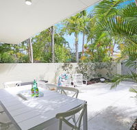 Back To The Moon - Accommodation QLD