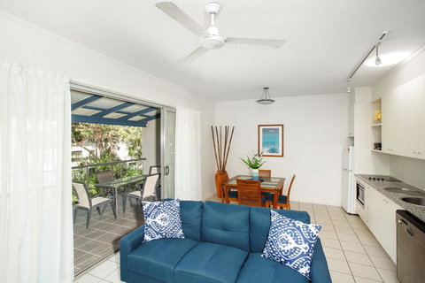 Baden 51 - Rainbow Shores, Air Conditioned, Walk To Beach, Swimming Pools - Accommodation QLD 0