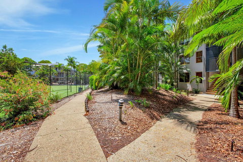 Baden 70 - Rainbow Shores, Ground Floor, Air Con, Overlooking Lap Pool - Accommodation QLD 2
