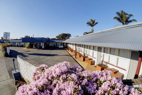 Bali Hi Motel - Accommodation QLD 2