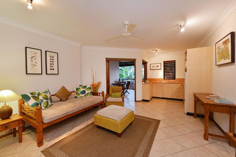 Balinese Style Apartment - Accommodation QLD 0