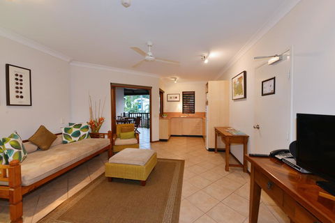 Balinese Style Apartment - Accommodation QLD 2