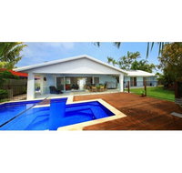 Balyarta 38 - 4 BDRM Canal Home with Pool - Accommodation QLD