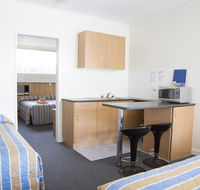 Bamboo Motor Inn - Accommodation QLD