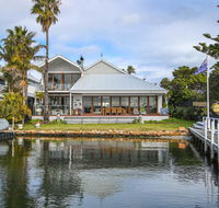 Bancroft Bay Frontage - Accommodation QLD
