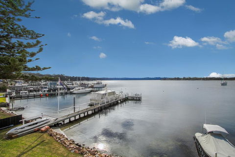 Bancroft Bay Frontage - Accommodation QLD 3