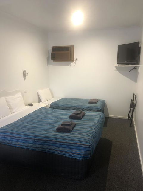 Bandicoot Motor Inn Hamilton - Accommodation QLD 1