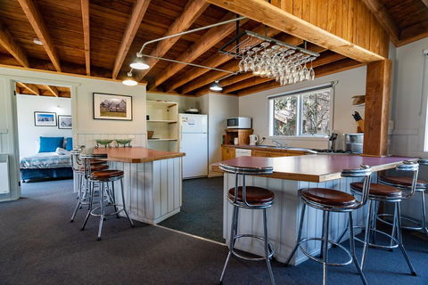 Banjo's Chalet, Alpine-getaways - Accommodation QLD 2