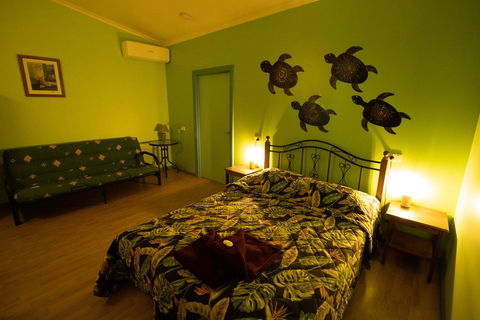 Banyan Tree - Accommodation QLD 3