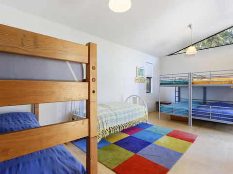 Barefoot Beach House - Accommodation QLD 1