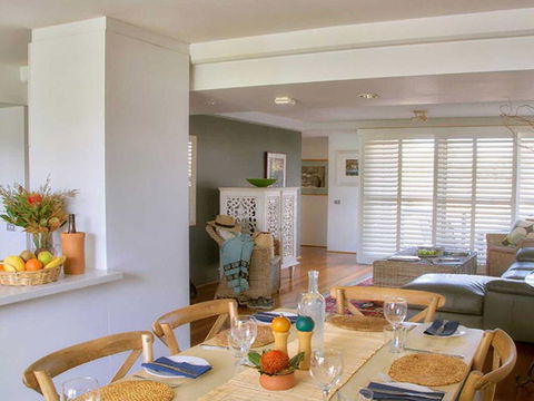 Barefoot' 7/44 Marine Drive - Fabulous Fingal Bay - Accommodation QLD 1