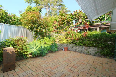 Barefoot, 32 Skyline Crescent, Crescent Head - Accommodation QLD 1