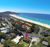 BARRELS AT BOOMERANG - Accommodation QLD