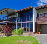 Barrels Beach House 28 Dulconghi Street - Accommodation QLD