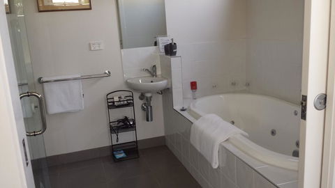 Bass Coast Country Cottages - Accommodation QLD 3
