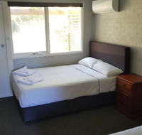Bateau Bay Hotel - Accommodation QLD
