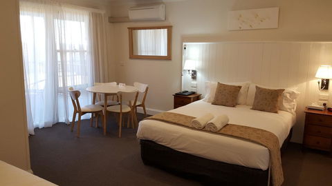 Bathurst Gold Panner - Accommodation QLD 0