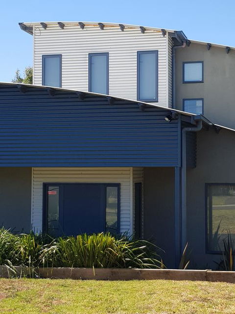 Bay Breeze Holiday Home - Accommodation QLD 2