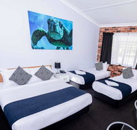 Bay Hotel Motel - Accommodation QLD
