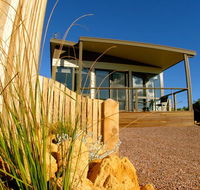 Bay Of Islands Apartments - Accommodation QLD